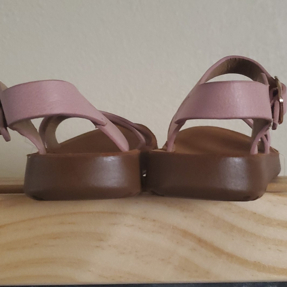 Toddler Sandals - Picture 2 of 4
